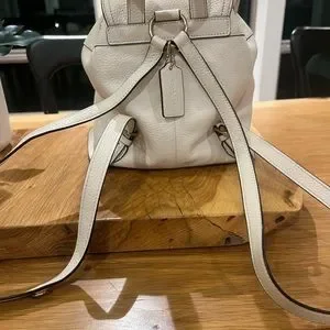 Coach penny pebble Beige and Ivory Women\'s Backpack Coach Pennie Backpack 22 Pebble Leather Bag C4121 Chalk  main image 3